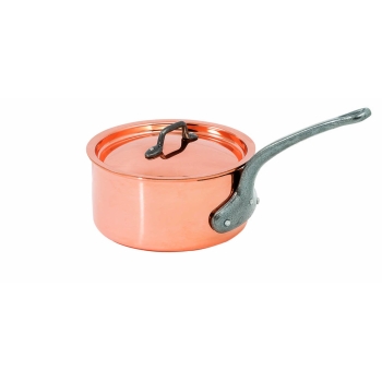 Casserole en cuivre avec couvercle
