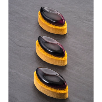 Oval en acier micro perforé - En collaboration avec Gianluca Fusto